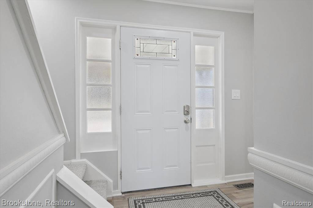 Riverview, MI 48193,14749 Williamsburg Drive