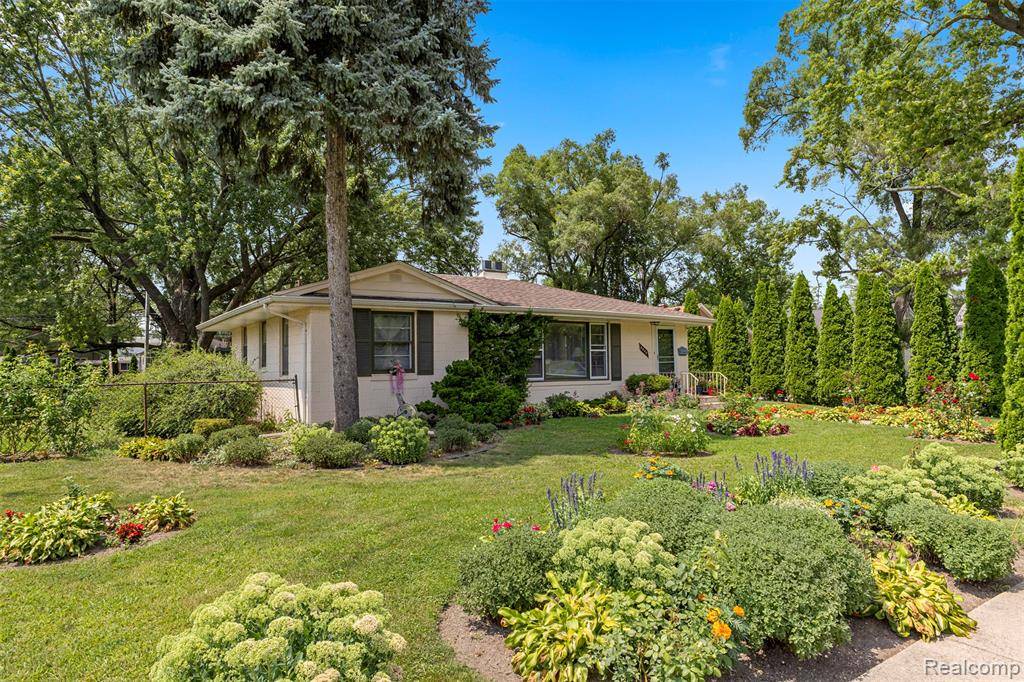 Dearborn Heights, MI 48125,5648 Hipp Street