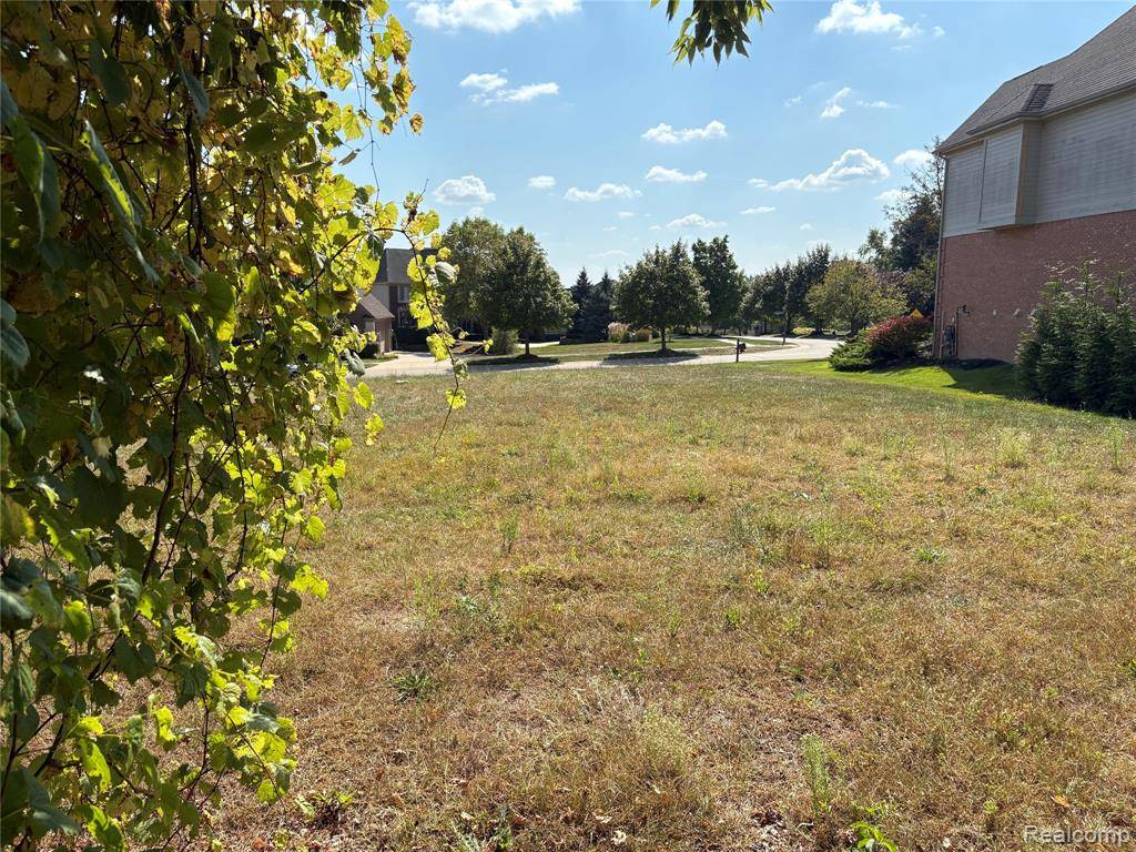 Northville, MI,18018 RIDGEVIEW Drive