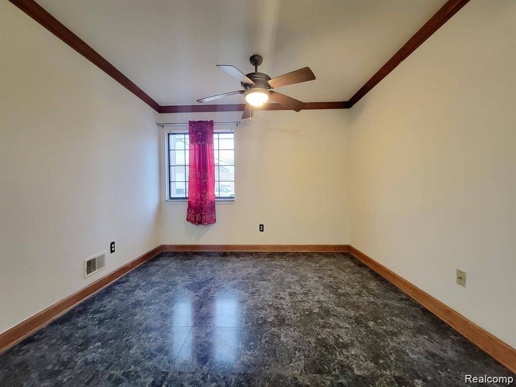 Roseville, MI 48066,16682 Eastland Street