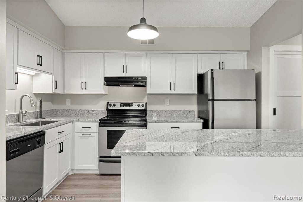 Plymouth, MI 48170,331 Pinewood Circle
