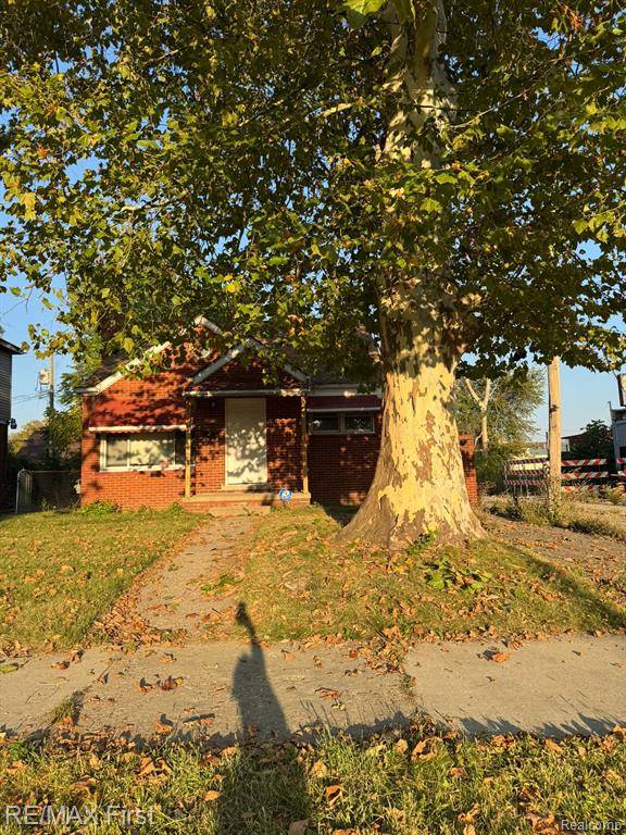 Detroit, MI 48227,15318 Whitcomb Street