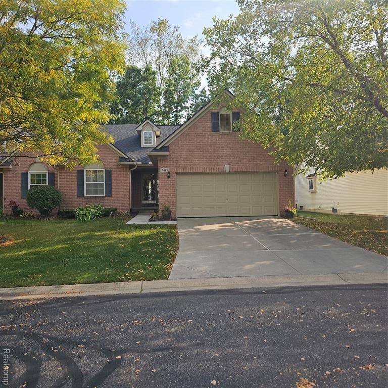 Howell, MI 48843,3449 Dewdrop Lane