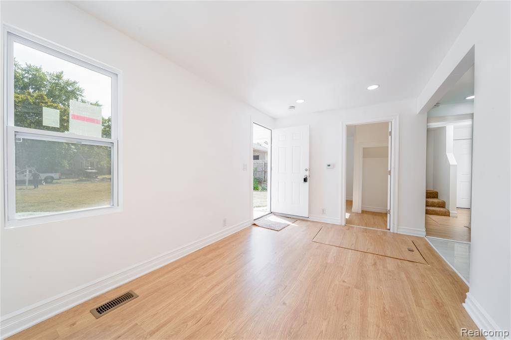 Hazel Park, MI 48030,1523 E Madge Avenue