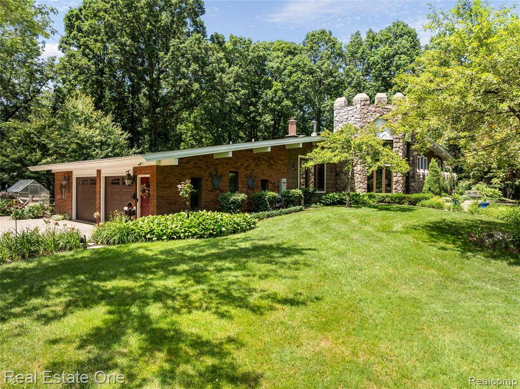 Brighton, MI 48114,5336 Kensington Road