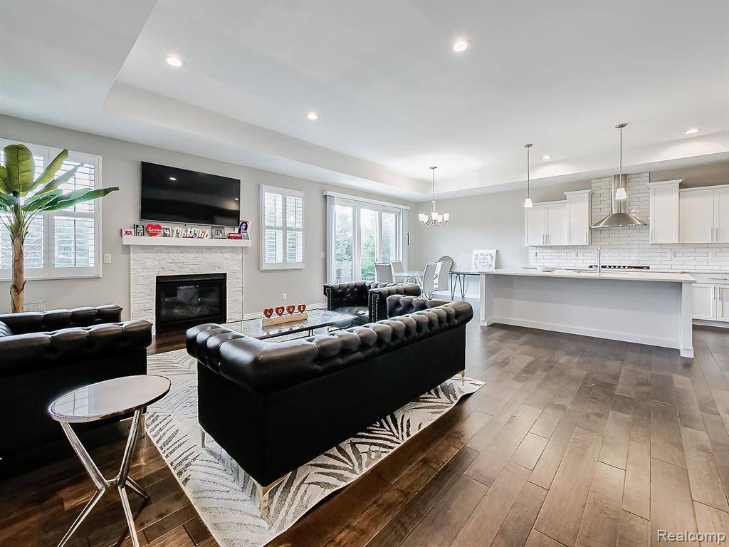 West Bloomfield, MI 48304,5809 Hartwick Drive