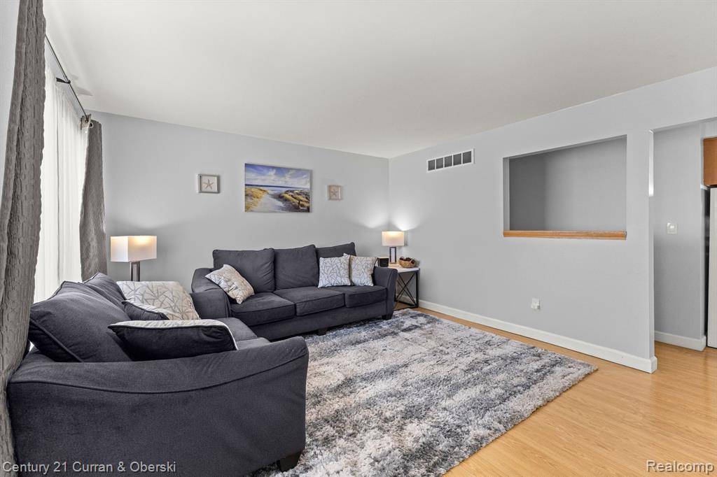 Southgate, MI 48195,11348 AFTON Road