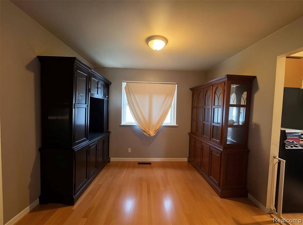 Rockwood, MI,32477 TRUMAN Road