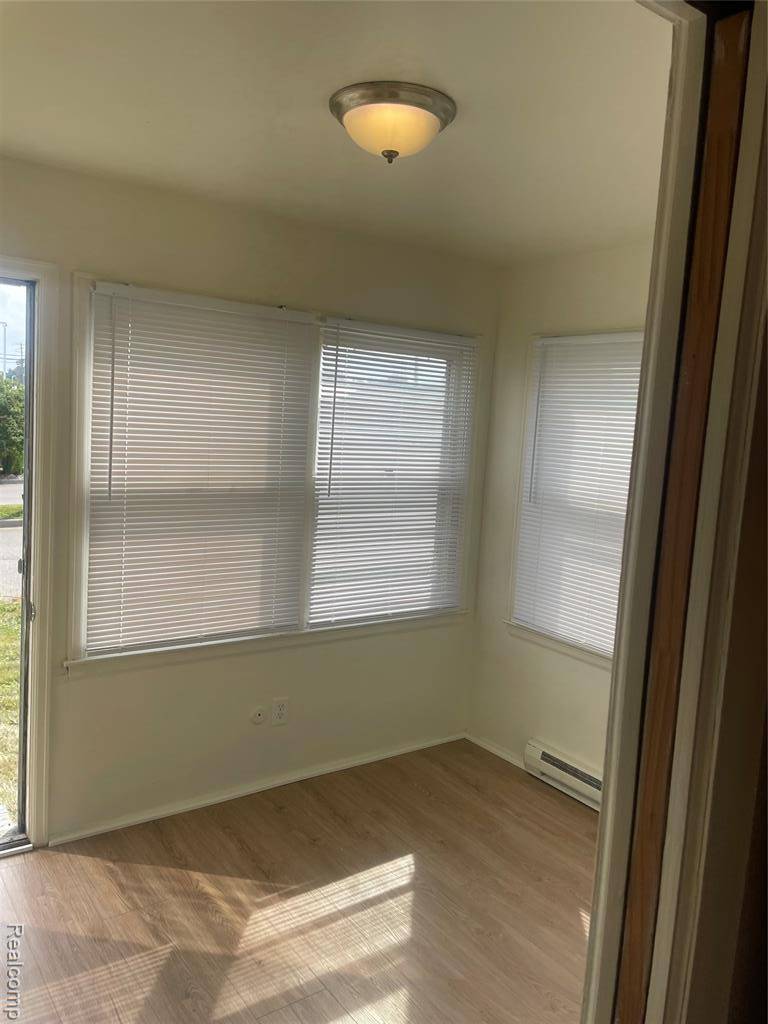 Davison, MI 48423,912 N State Road