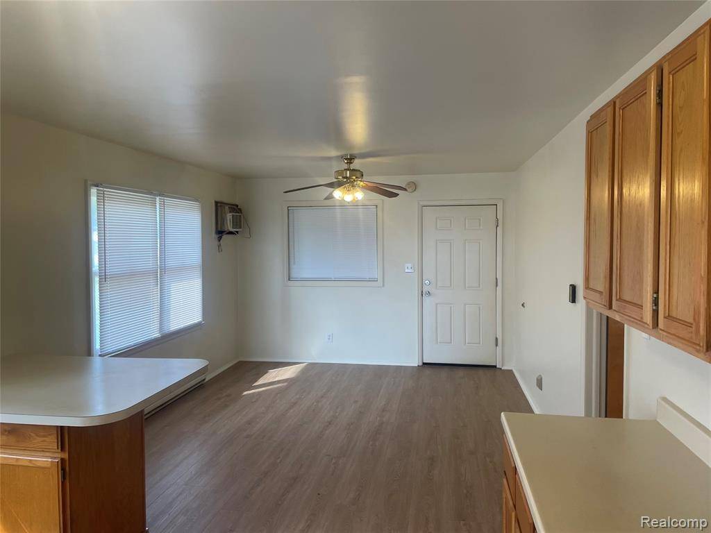 Davison, MI 48423,912 N State Road