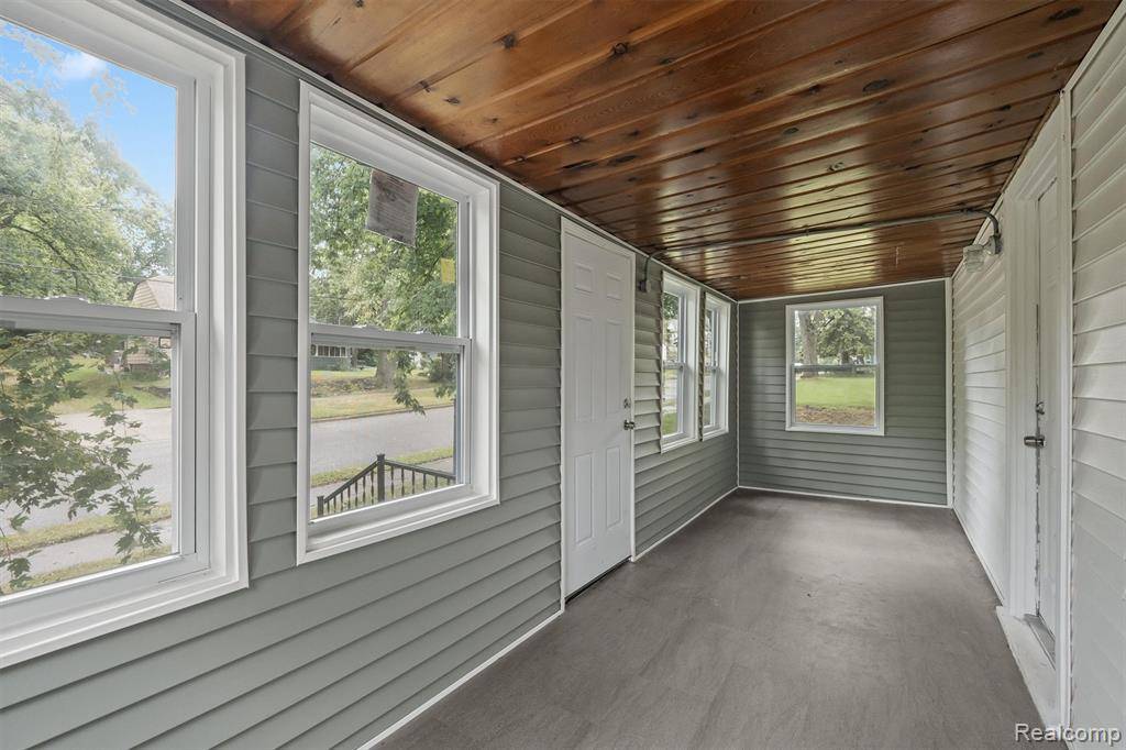 Pontiac, MI 48342,79 Blaine Avenue