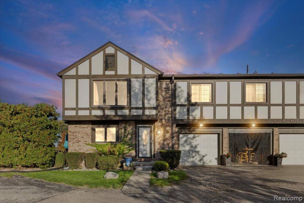 Saint Clair Shores, MI 48082,203 Lac Sainte Claire Drive