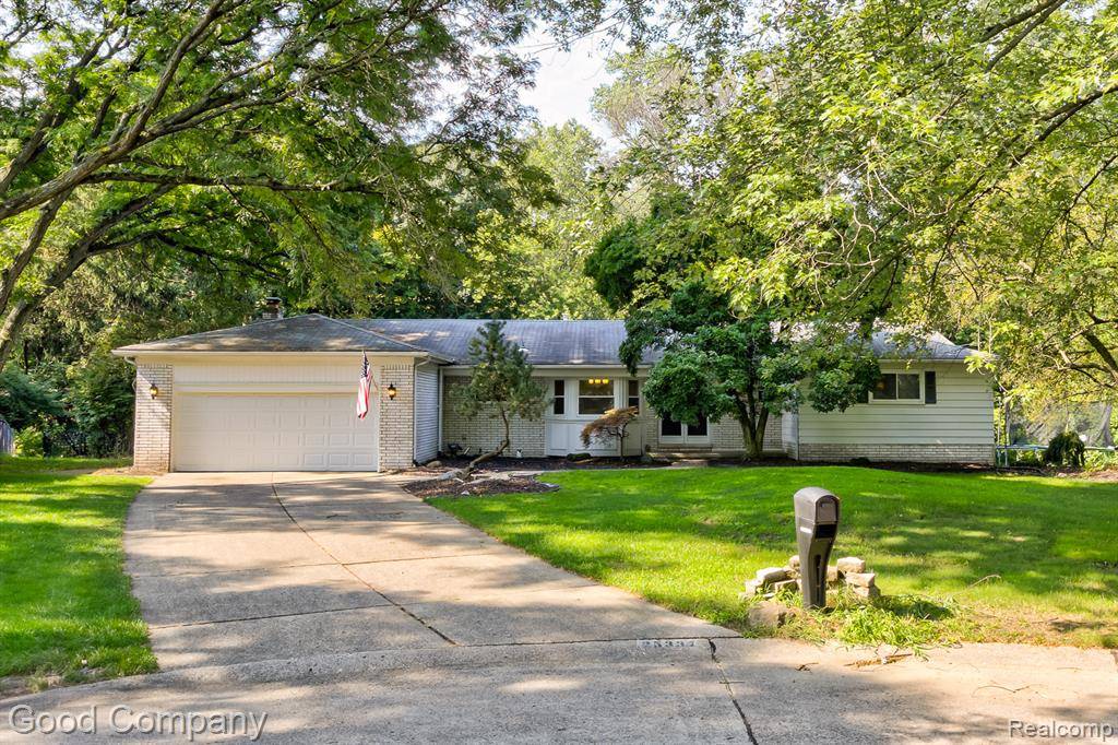 Farmington Hills, MI 48336,25337 Briarwyke Drive