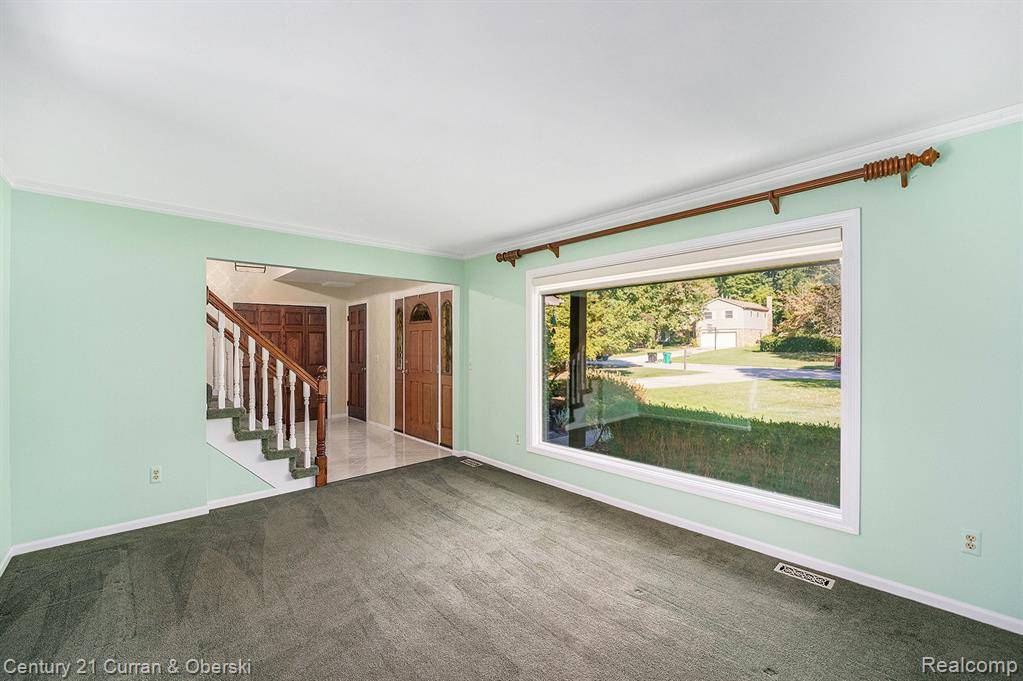 Farmington Hills, MI 48335,34621 Beechwood Street