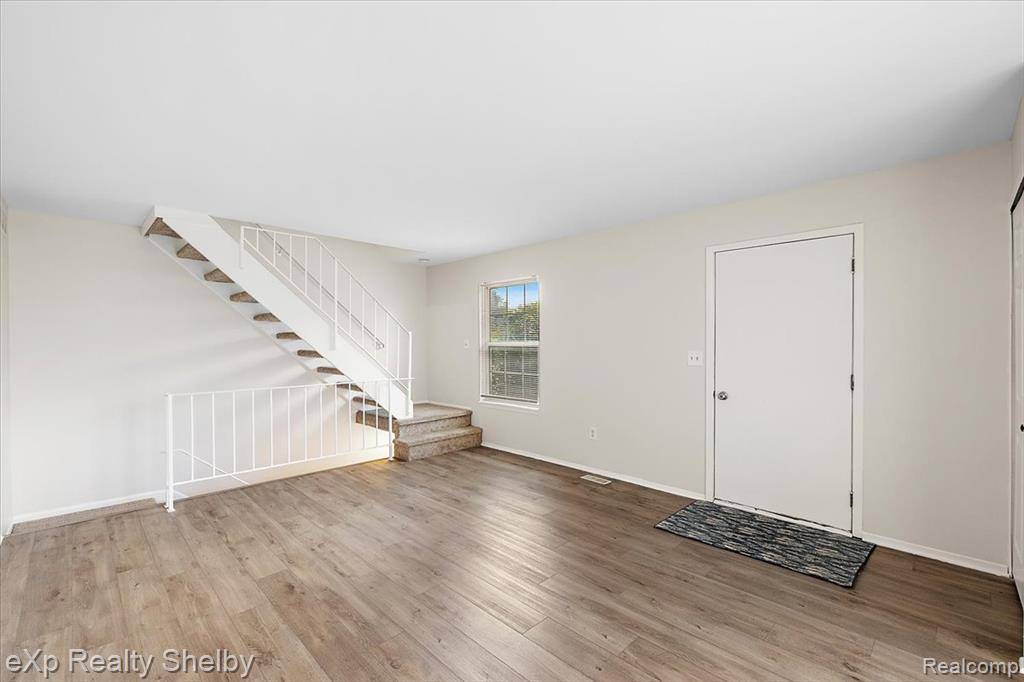 New Baltimore, MI,28309 Raleigh Crescent Drive