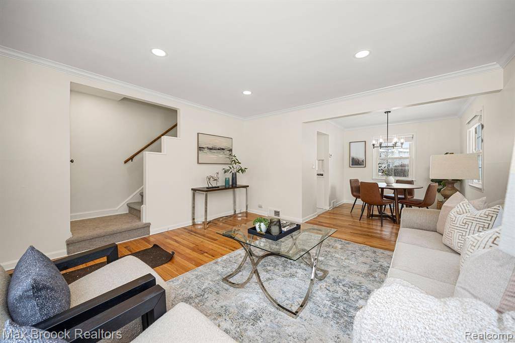 Birmingham, MI 48009,695 GRAEFIELD