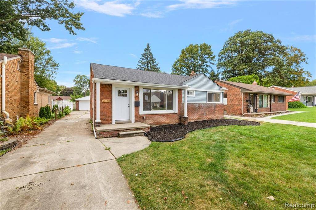 Dearborn, MI 48124,2038 Detroit Street