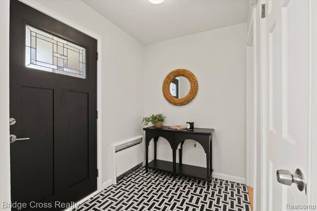 Bloomfield Hills, MI 48302,95 HILLSDALE Road