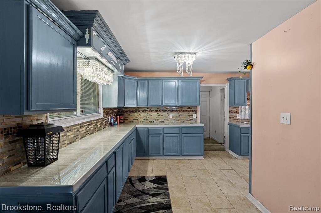 Taylor, MI 48180,23722 Brest