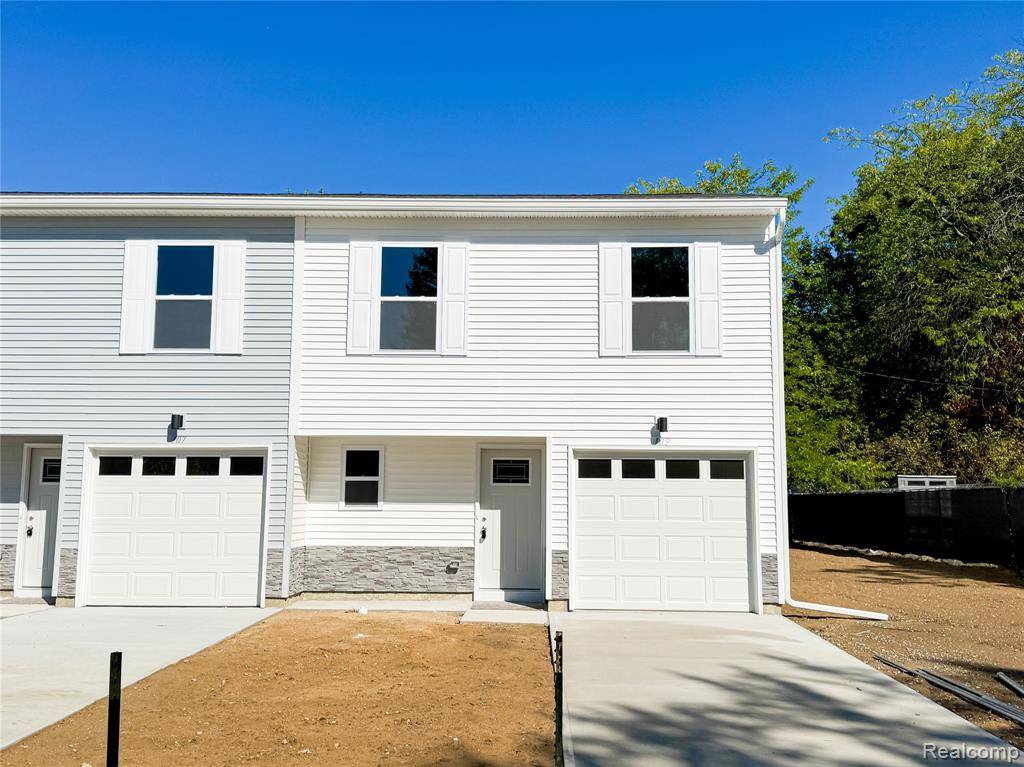 Holly, MI 48442,109 Oakwood Street