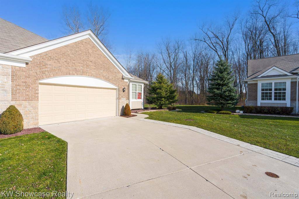 Macomb, MI 48042,49714 Lakewood Street