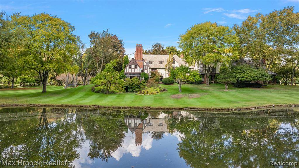 Bloomfield Hills, MI 48304,931 Vaughan Road