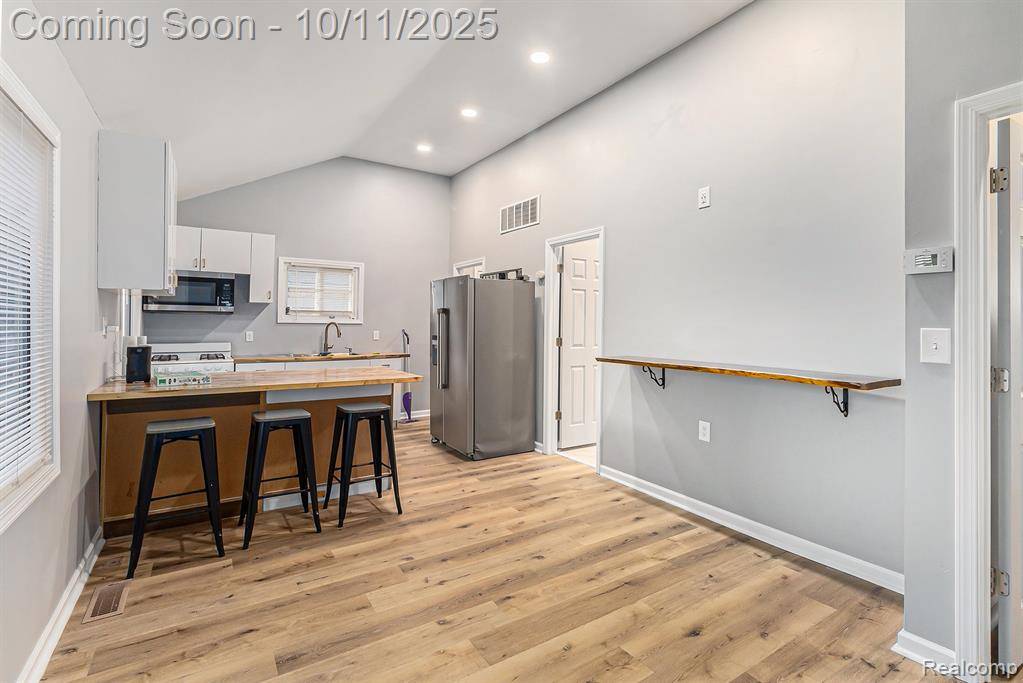 Melvindale, MI,17206 Flora Street