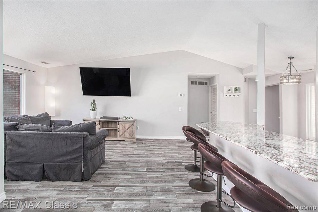 West Bloomfield, MI,6619 Ridgefield Circle