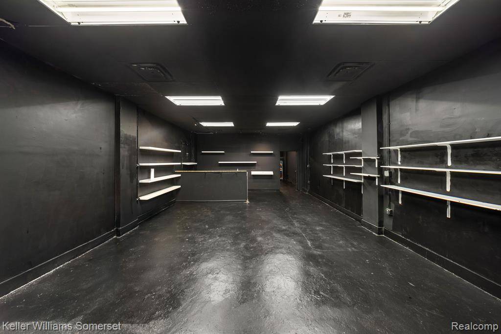 Detroit, MI 48219,19123 W 7 MILE Road