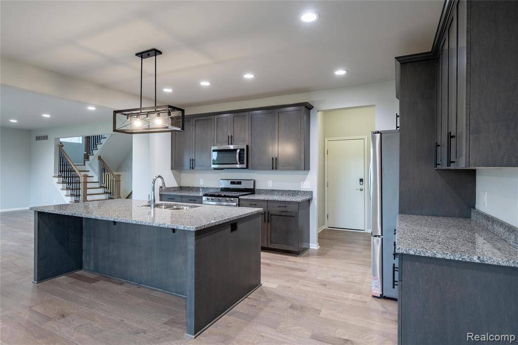 Farmington, MI 48336,24180 LIBERTY HILL Drive