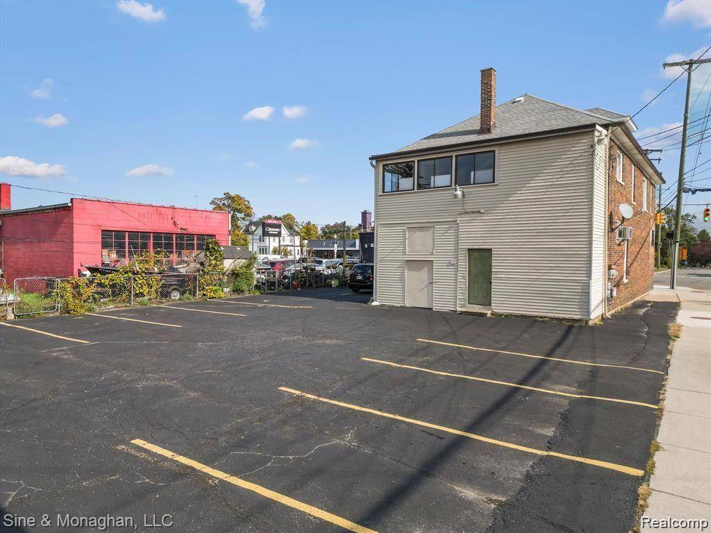 Royal Oak, MI 48067,601 N MAIN Street