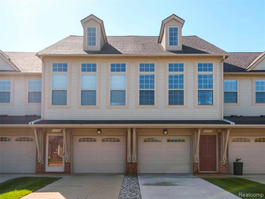 Macomb, MI 48042,23512 Clarewood Street