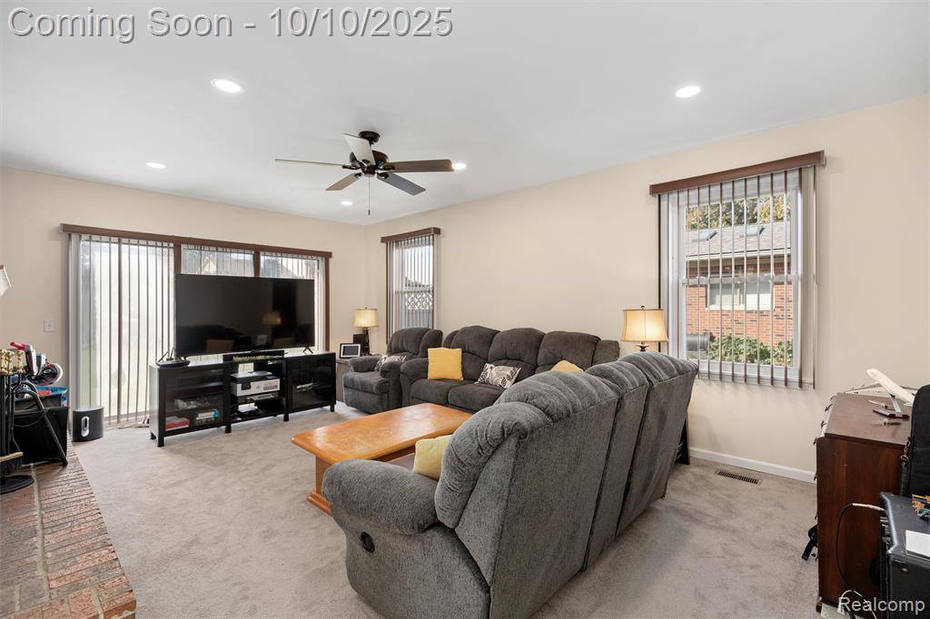 Canton, MI 48187,7225 Camelia Court