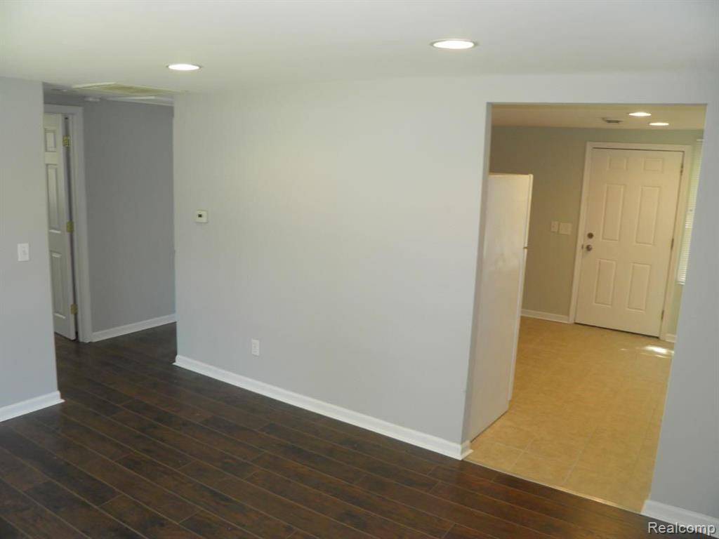 Farmington Hills, MI 48336,21142 ONTAGA Street