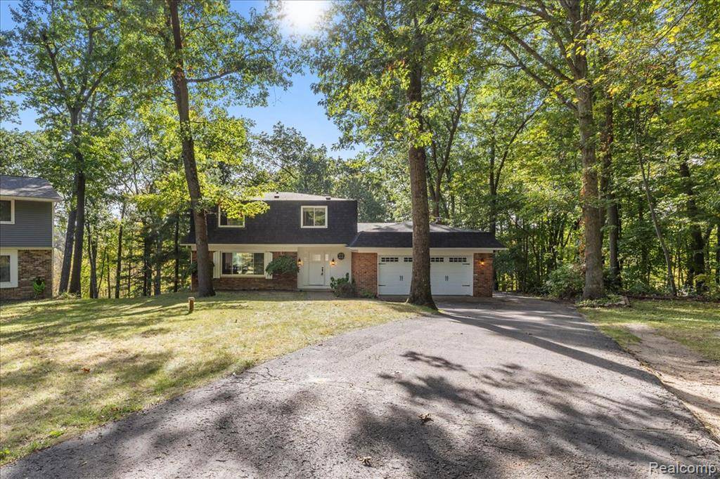 Hartland, MI 48353,3801 Glen Hills Drive
