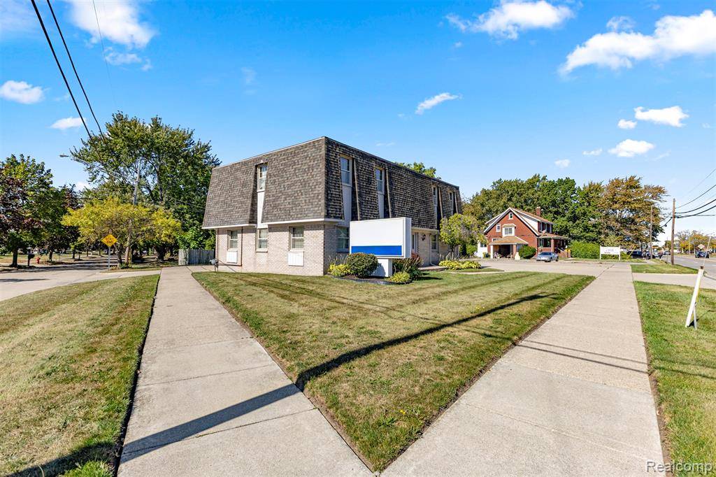 Roseville, MI 48066,30401 Utica Road