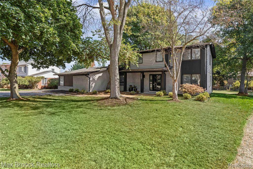 West Bloomfield, MI,5597 Apple Ridge Trail
