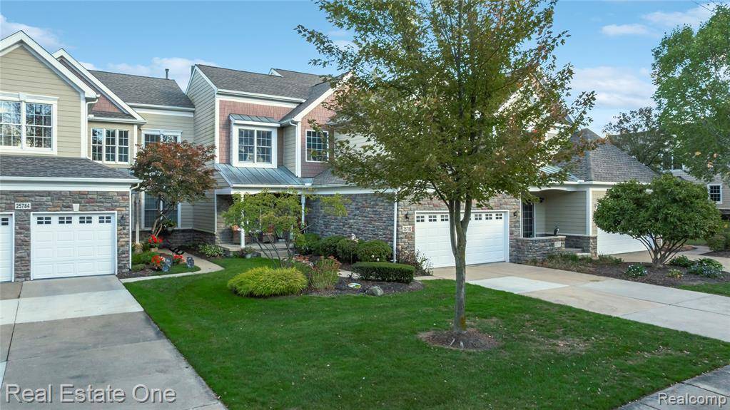 Novi, MI,25782 Island Lake Drive