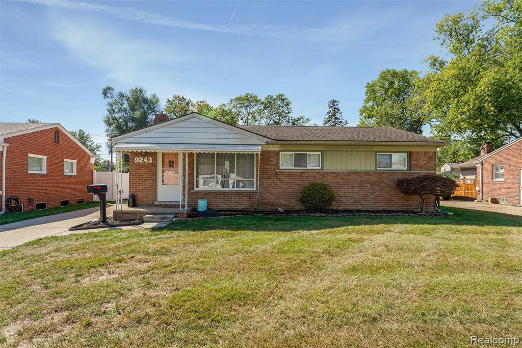 Livonia, MI 48150,9243 Montana Street