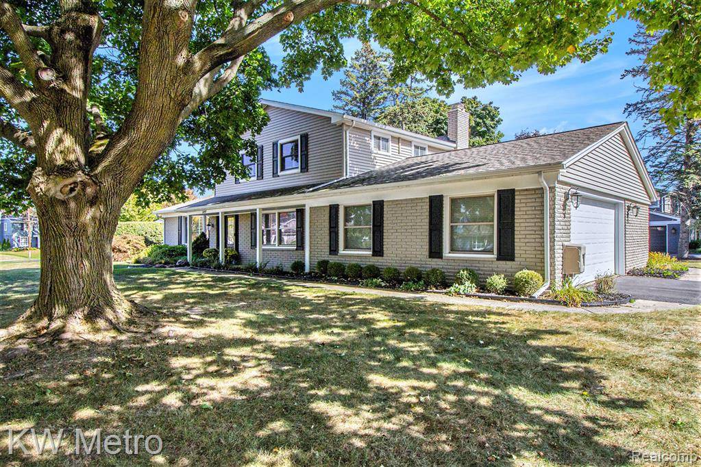 Bloomfield Hills, MI 48301,5897 Sutters Lane