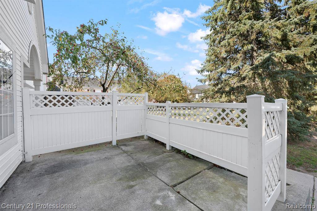 Farmington Hills, MI 48336,22271 Atlantic Pointe