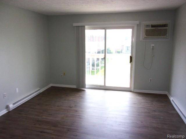 Fowlerville, MI 48836,125 E VAN RIPER Road