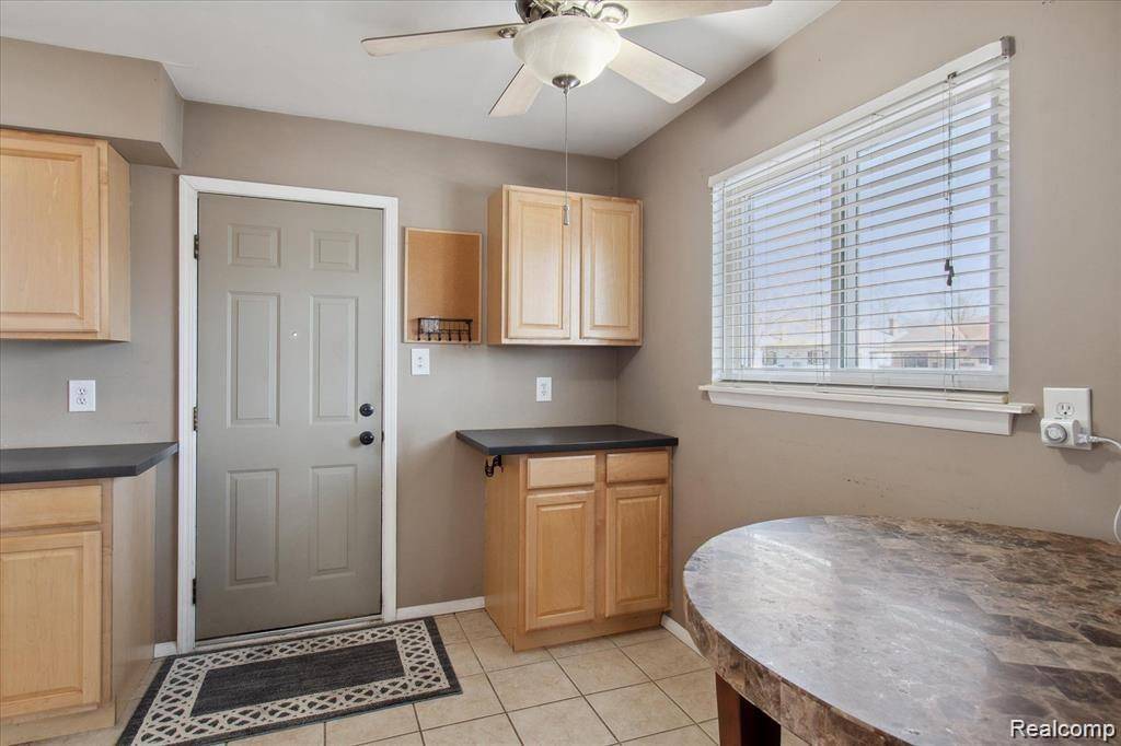 Dearborn Heights, MI 48127,6491 N WAVERLY Street