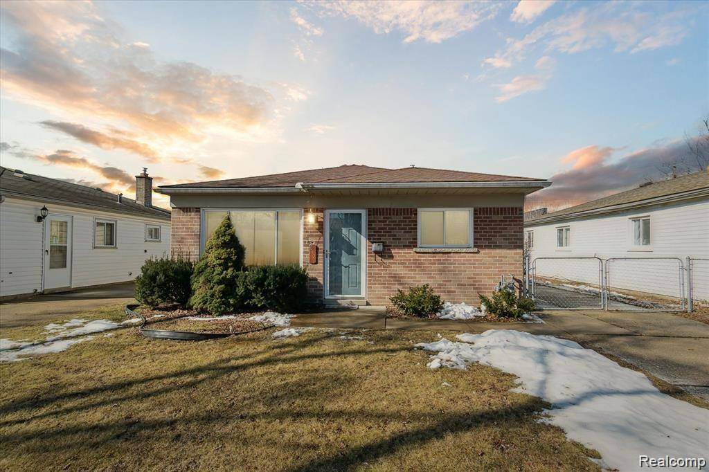 Dearborn Heights, MI 48127,6491 N WAVERLY Street