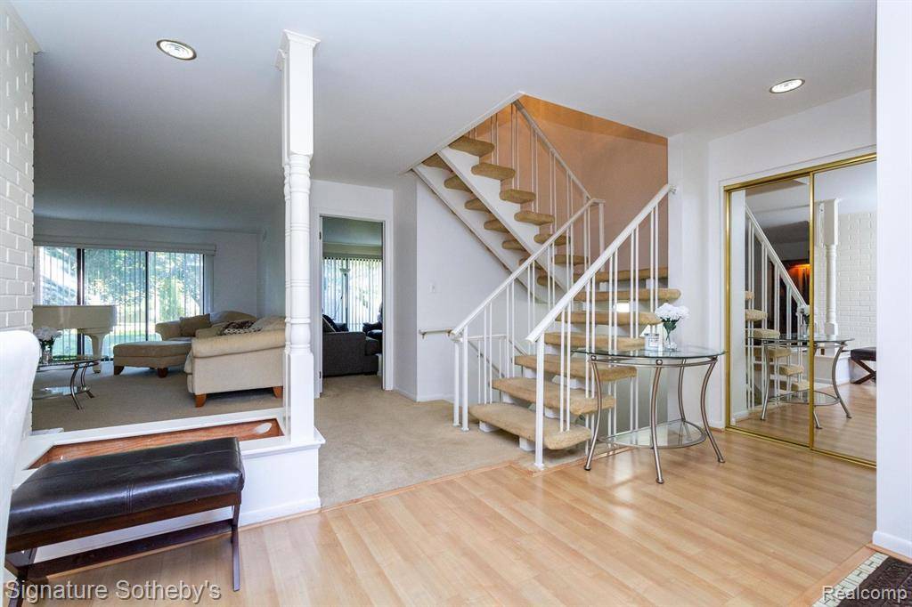 West Bloomfield, MI,7134 Bridge Way