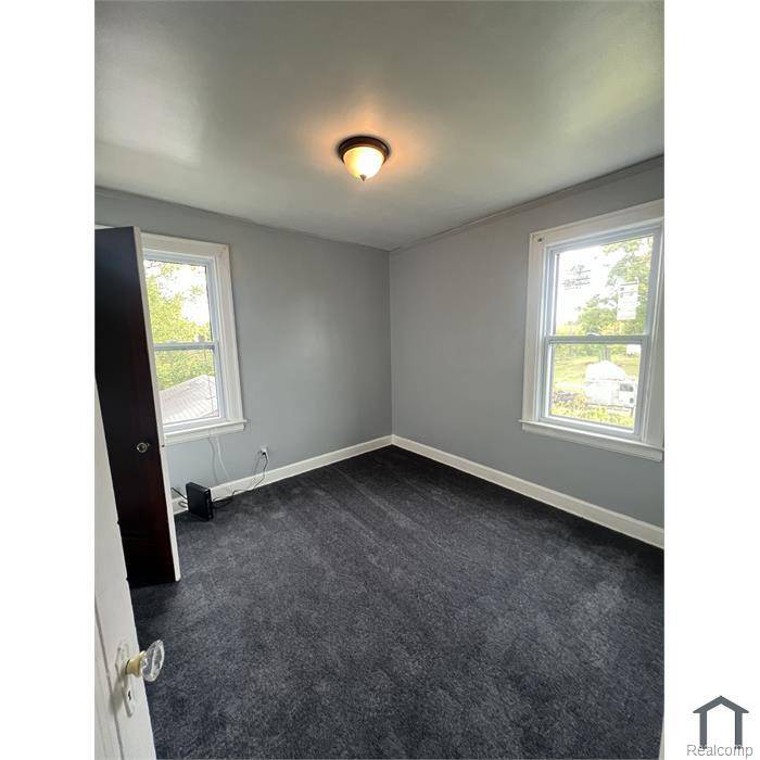 Detroit, MI 48213,5305 Newport Street