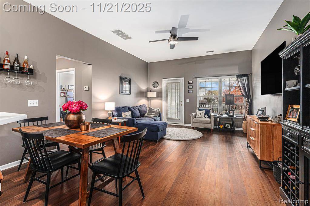 Ann Arbor, MI 48105,2728 S Knightsbridge Circle