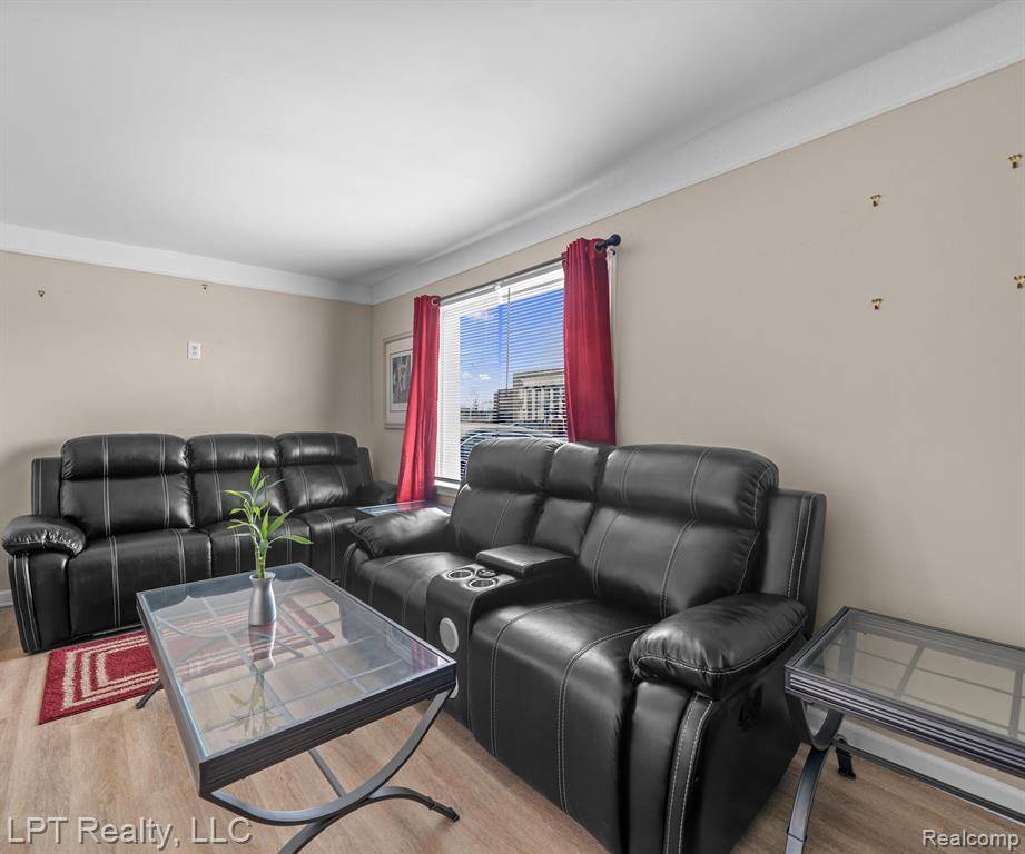 Redford, MI 48239,23709 W CHICAGO