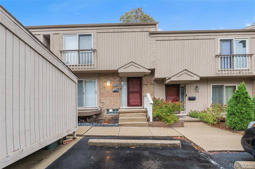 Rochester Hills, MI 48307,1476 E Oakbrook E