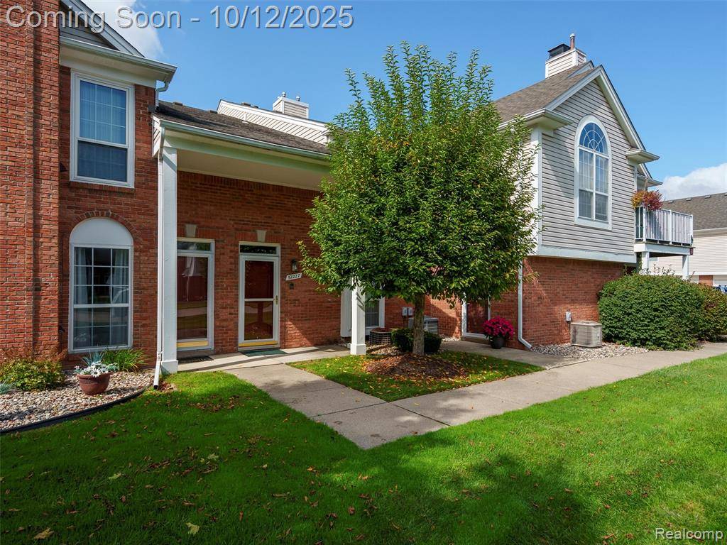 Macomb, MI 48042,52219 Heatherstone Avenue